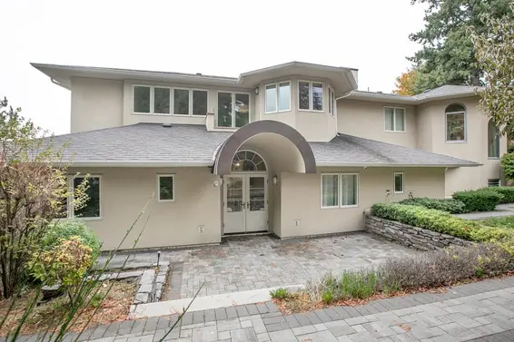 6220 Summit Avenue, West Vancouver For Sale - image 2
