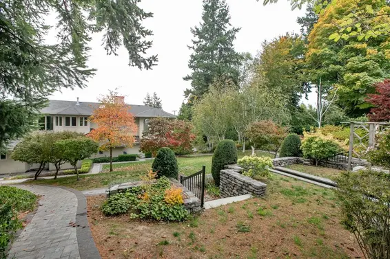6220 Summit Avenue, West Vancouver For Sale - image 4
