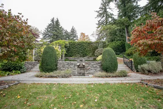 6220 Summit Avenue, West Vancouver For Sale - image 5