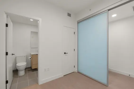 553 422 East 3rd Street, North Vancouver For Sale - image 11