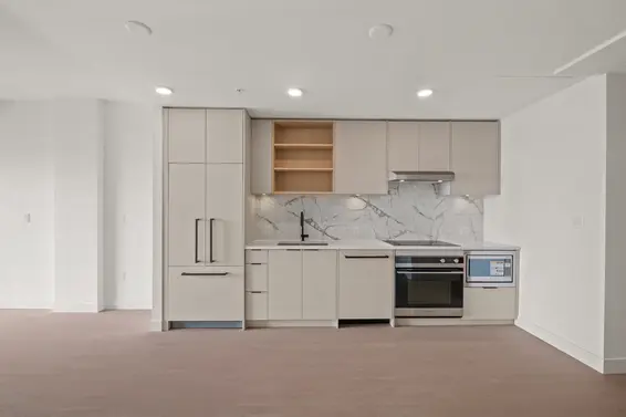 553 422 East 3rd Street, North Vancouver For Sale - image 2