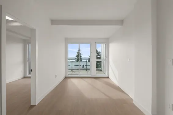 553 422 East 3rd Street, North Vancouver For Sale - image 4