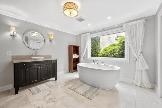 2327 Westhill Drive, West Vancouver For Sale - image 11