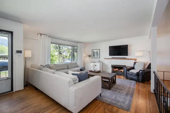 361 West 19th Street, North Vancouver For Sale - image 2