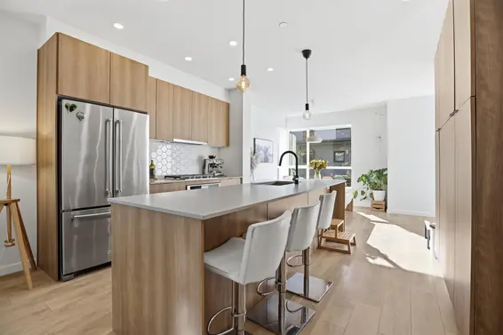 24 533 East 3rd Street, North Vancouver For Sale - image 5