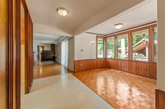 2495 Lauralynn Drive, North Vancouver For Sale - image 14