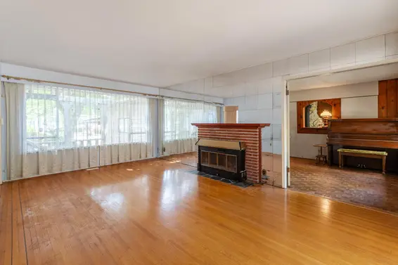 2495 Lauralynn Drive, North Vancouver For Sale - image 15