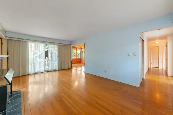 2495 Lauralynn Drive, North Vancouver For Sale - image 19