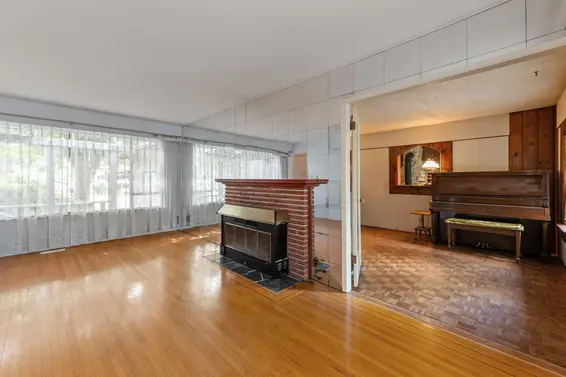 2495 Lauralynn Drive, North Vancouver For Sale - image 20