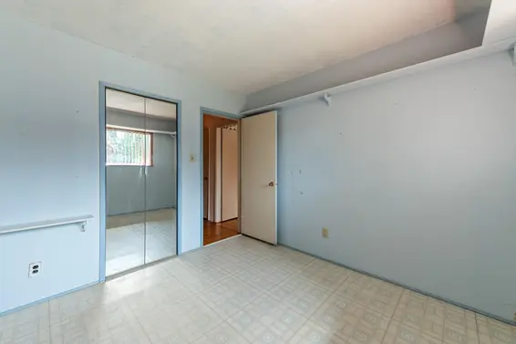 2495 Lauralynn Drive, North Vancouver For Sale - image 28