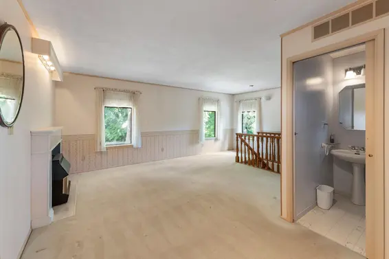 2495 Lauralynn Drive, North Vancouver For Sale - image 33
