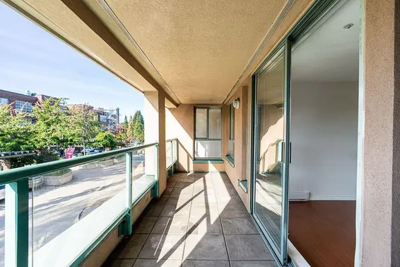 211 223 Mountain Highway, North Vancouver For Sale - image 19