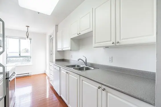 211 223 Mountain Highway, North Vancouver For Sale - image 7