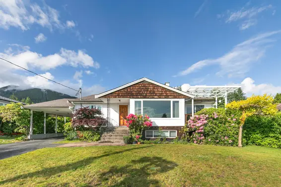 480 Saville Crescent, North Vancouver For Sale - image 2