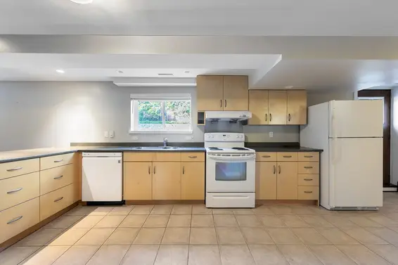 480 Saville Crescent, North Vancouver For Sale - image 30