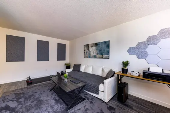 208 160 East 19th Street, North Vancouver For Sale - image 7