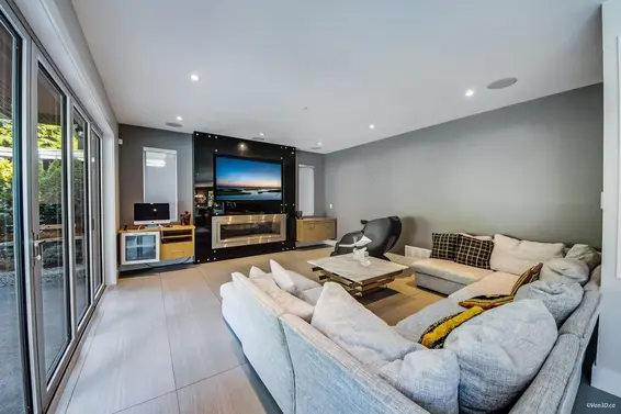 3771 Southridge Avenue, West Vancouver For Sale - image 18