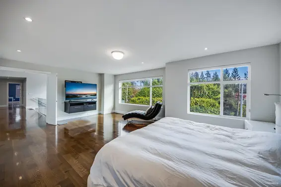 3771 Southridge Avenue, West Vancouver For Sale - image 24