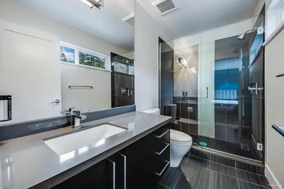 3771 Southridge Avenue, West Vancouver For Sale - image 32