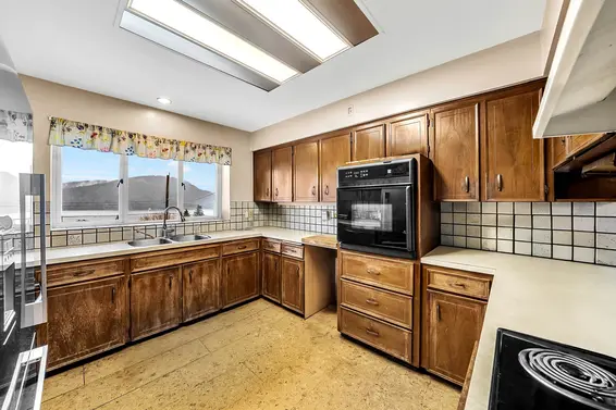 645 Baycrest Drive, North Vancouver For Sale - image 13