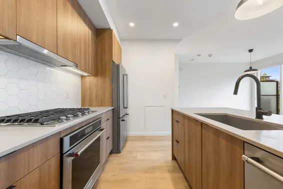 2 533 East 3rd Street, North Vancouver For Sale - image 10