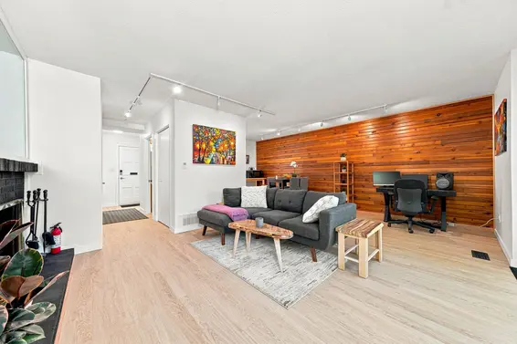 877 Old Lillooet Road, North Vancouver