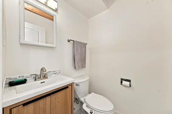877 Old Lillooet Road, North Vancouver For Sale - image 20