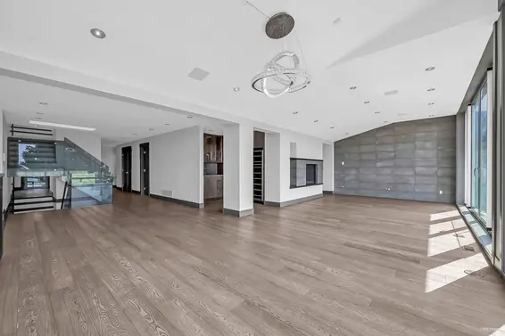 3865 Southridge Avenue, West Vancouver For Sale - image 17