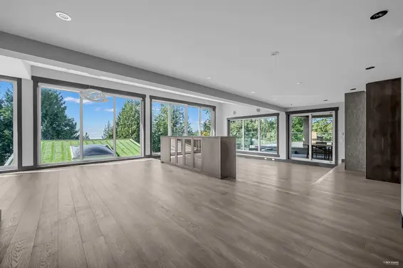 3865 Southridge Avenue, West Vancouver For Sale - image 18