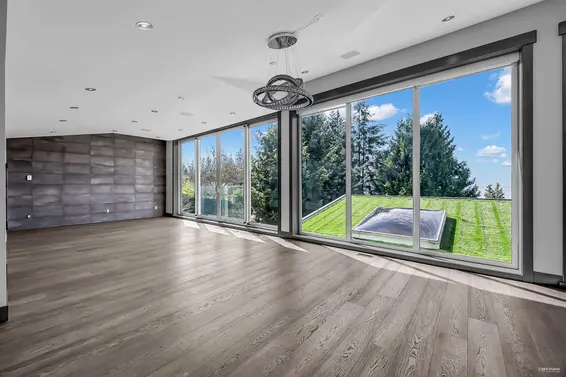 3865 Southridge Avenue, West Vancouver For Sale - image 19