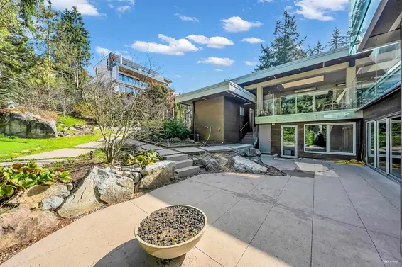 3865 Southridge Avenue, West Vancouver For Sale - image 2