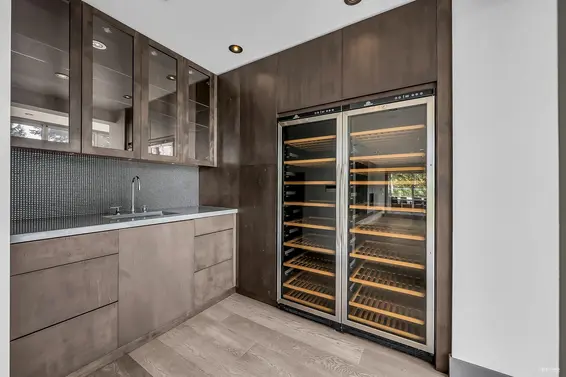 3865 Southridge Avenue, West Vancouver For Sale - image 20