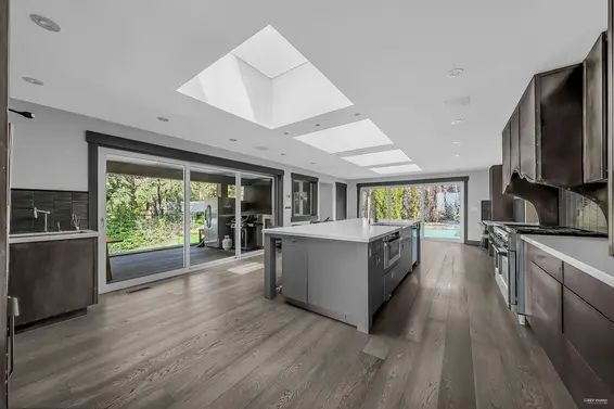 3865 Southridge Avenue, West Vancouver For Sale - image 23