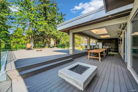 3865 Southridge Avenue, West Vancouver For Sale - image 32