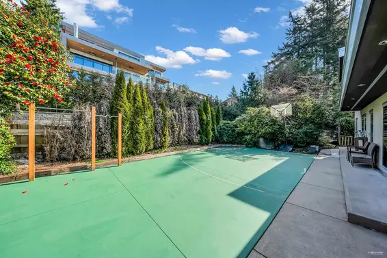3865 Southridge Avenue, West Vancouver For Sale - image 37