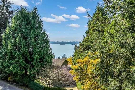 3865 Southridge Avenue, West Vancouver For Sale - image 40