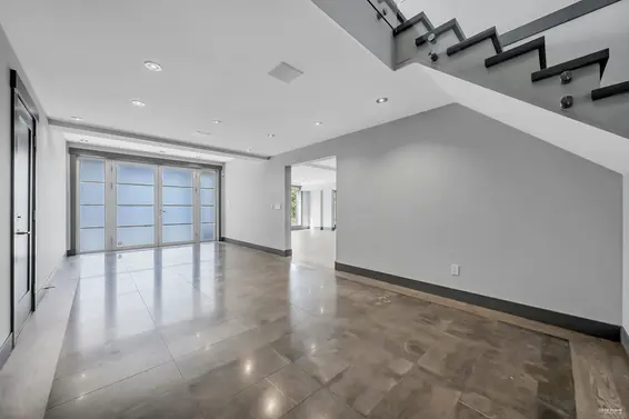 3865 Southridge Avenue, West Vancouver For Sale - image 5