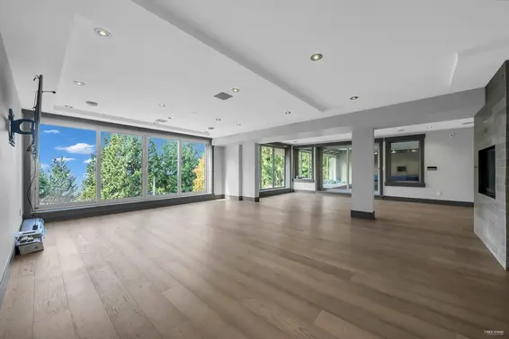 3865 Southridge Avenue, West Vancouver For Sale - image 7