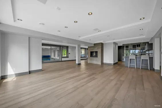 3865 Southridge Avenue, West Vancouver For Sale - image 8
