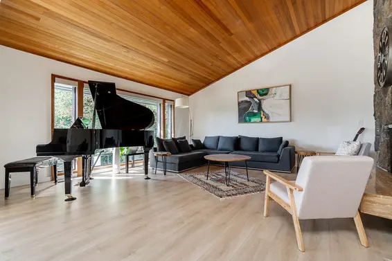4643 Port View Place, West Vancouver For Sale - image 2