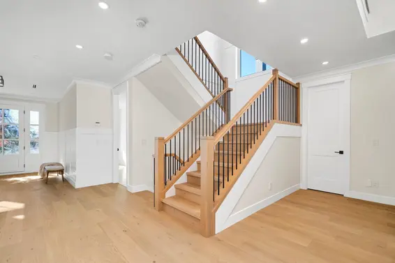 924 Viney Road, North Vancouver For Sale - image 19