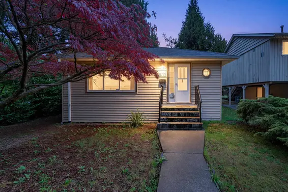 1095 East 29th Street, North Vancouver