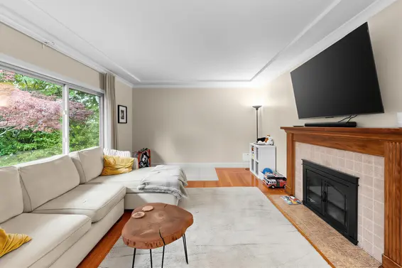 1095 East 29th Street, North Vancouver For Sale - image 3