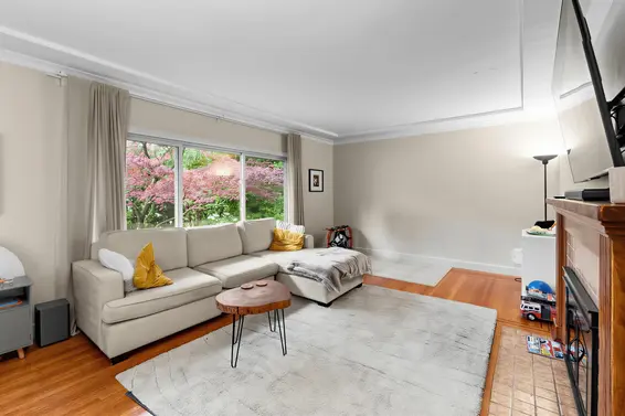 1095 East 29th Street, North Vancouver For Sale - image 4