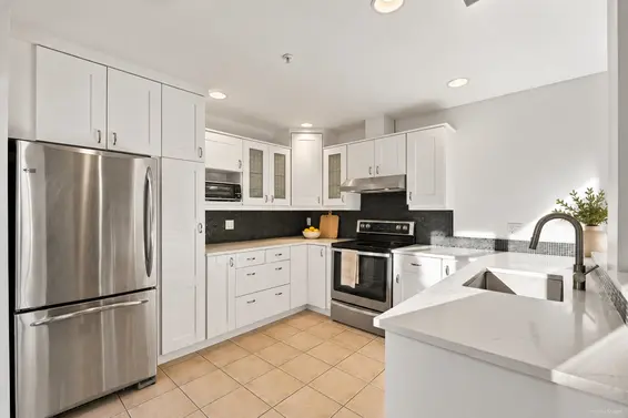 138 Stonegate Drive, West Vancouver For Sale - image 9