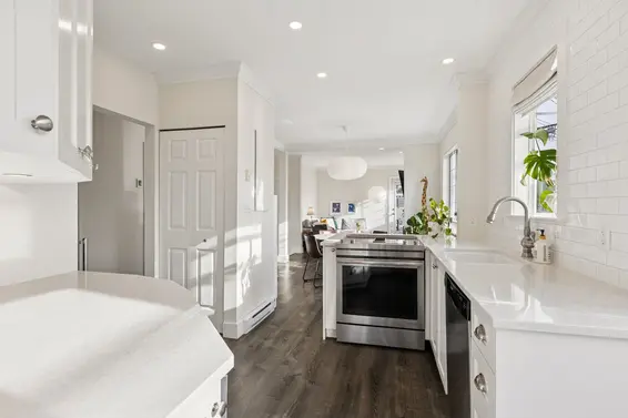 101 2440 Haywood Avenue, West Vancouver For Sale - image 13