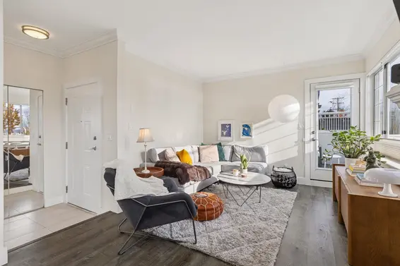 101 2440 Haywood Avenue, West Vancouver For Sale - image 3