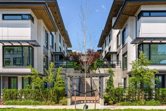26 528 East 2nd Street, North Vancouver