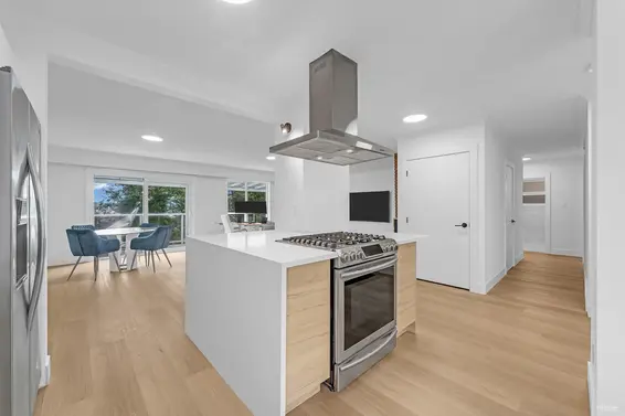 937 East 4th Street, North Vancouver