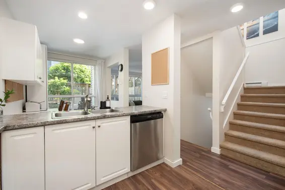 1 270 East Keith Road, North Vancouver For Sale - image 12